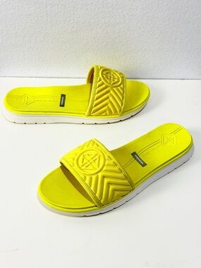 Antonio Melani Lannaii Quilted Logo Slides Yellow Washable Sandals Sz 8
